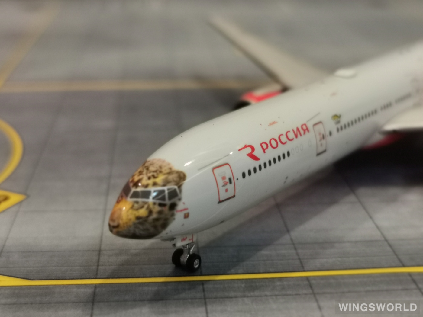 Phoenix 1:400 PH11378 Rossiya Airlines 俄罗斯国家航空 Boeing 777-300 EI-UNP