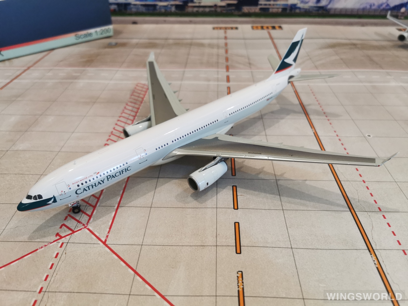 JC Wings 1:200 XX2552 Cathay Pacific 国泰航空 Airbus A330-300 B-HLV