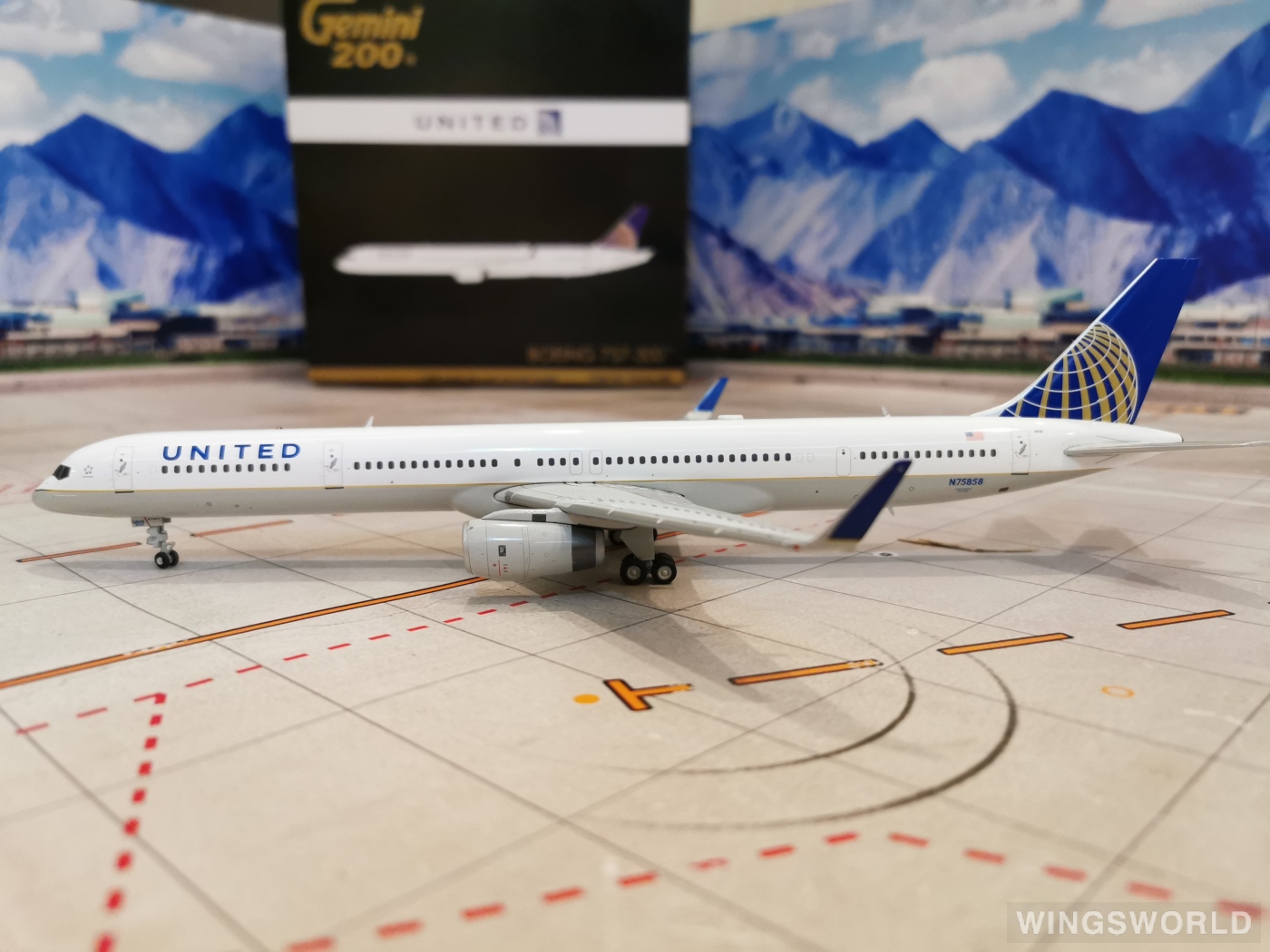 Geminijets 1:200 G2UAL498 United Airlines 美国联合航空 Boeing 757-300 N75858