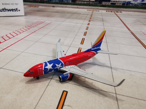 Southwest Airlines 美国西南航空 Boeing 737-700 N922WN 田纳西一号 GJSWA1413 Geminijets 1:400