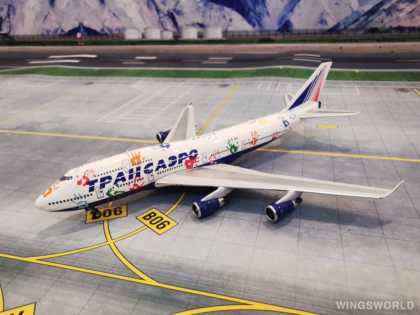 Phoenix 1:400 PH10890 Transaero Airlines 俄罗斯洲际航空 Boeing 747-400 EI-XLK