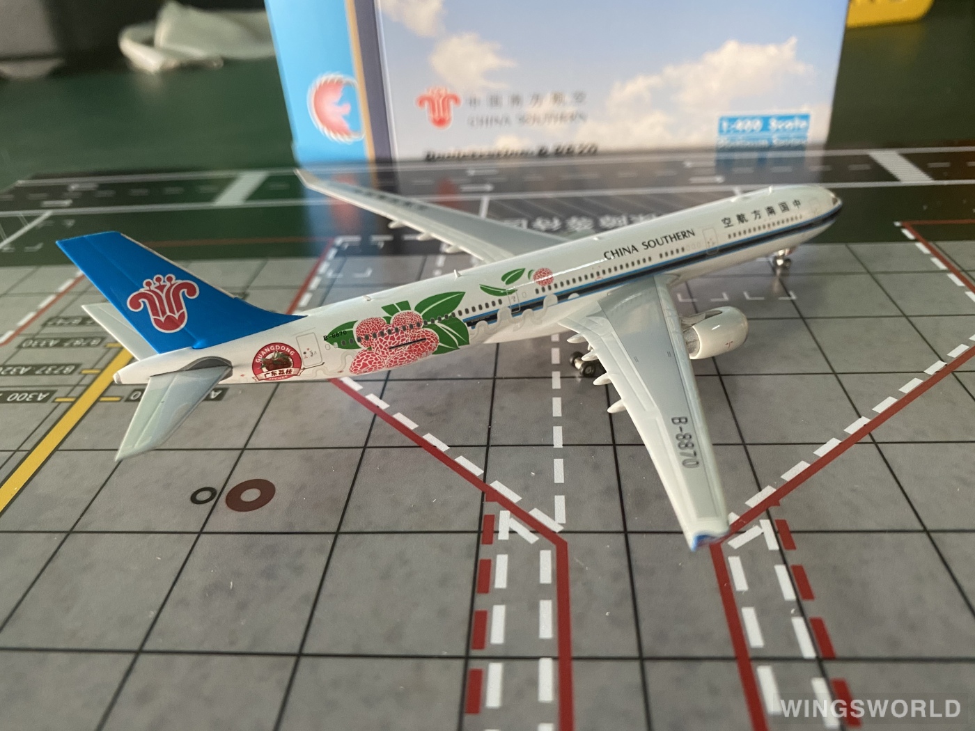 Phoenix 1:400 PH11620 China Southern 中国南方航空 Airbus A330-300 B-8870