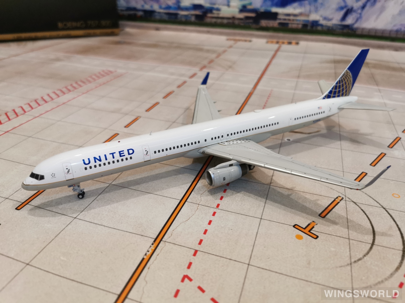 Geminijets 1:200 G2UAL498 United Airlines 美国联合航空 Boeing 757-300 N75858
