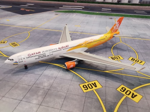 Qatar 卡塔尔航空 Airbus A330-300 A7-AED  55468 Dragon Models 1:400