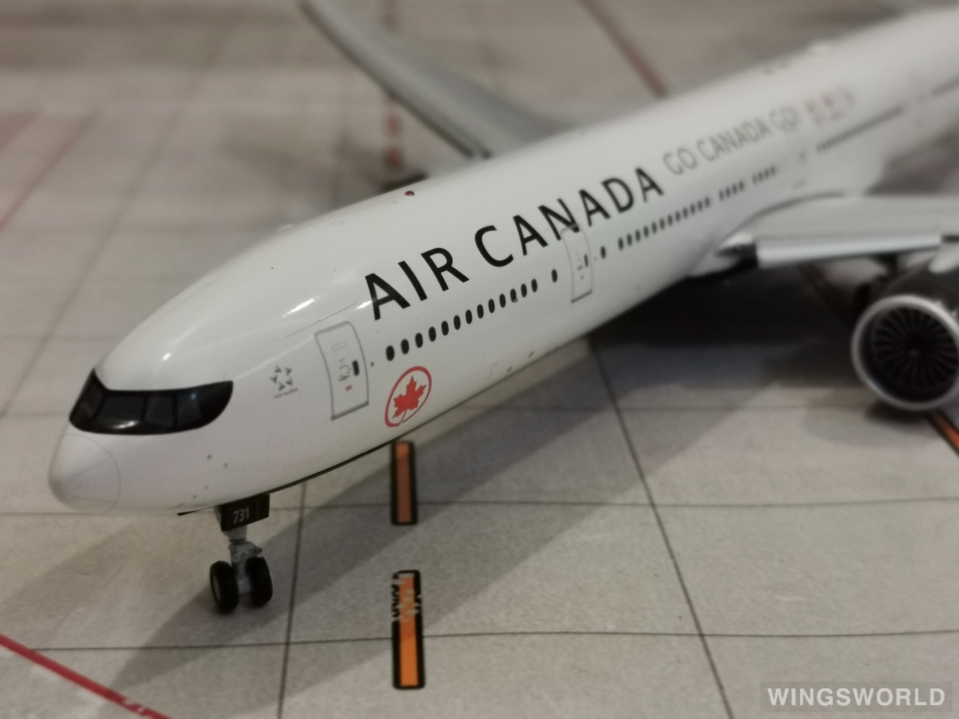 JC Wings 1:200 XX2133A Air Canada 加拿大航空 Boeing 777-300ER C-FITL