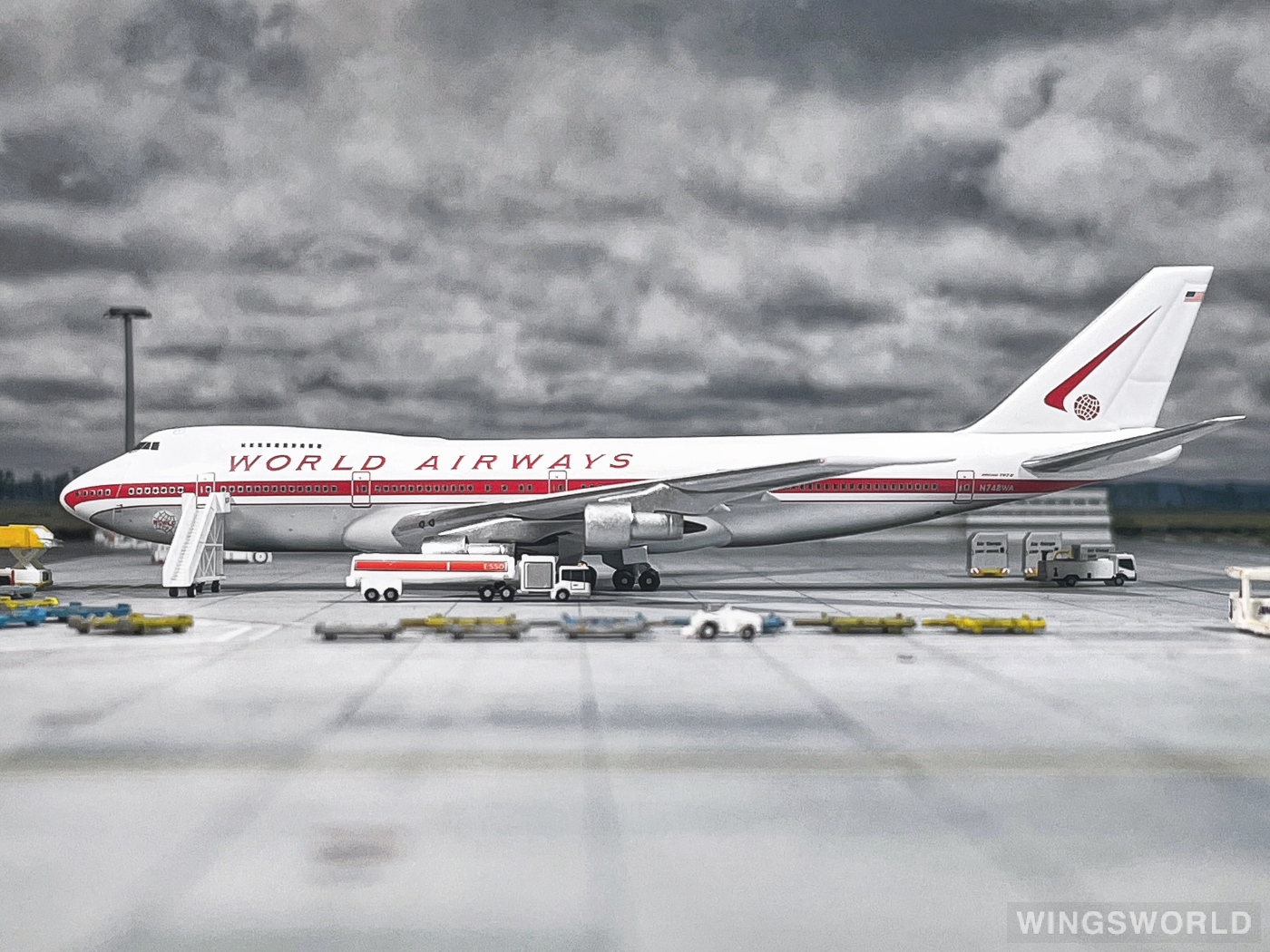 Aviation400 1:400 AV4742001 World Airways Boeing 747-200 N748WA