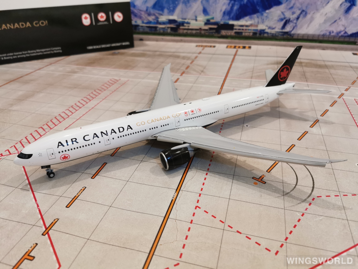 JC Wings 1:200 XX2133A Air Canada 加拿大航空 Boeing 777-300ER C-FITL