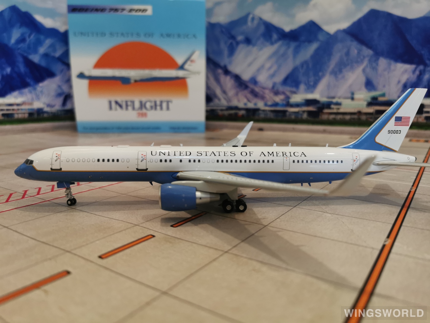 Inflight200 1:200 IFC32USA01 USAF 美国空军 Boeing 757-200 98-0003