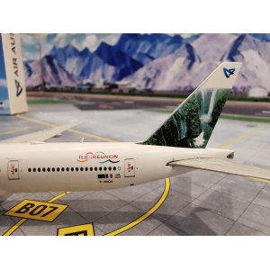 Air Austral 留尼旺航空 Boeing 777-300 F-ONOU  XX4687 JC Wings 1:400