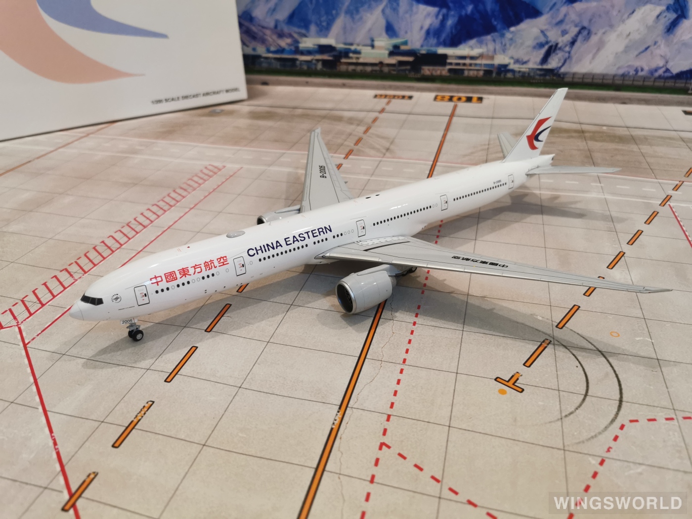 JC Wings 1:200 LH2031 China Eastern 中国东方航空 Boeing 777-300ER B-2005