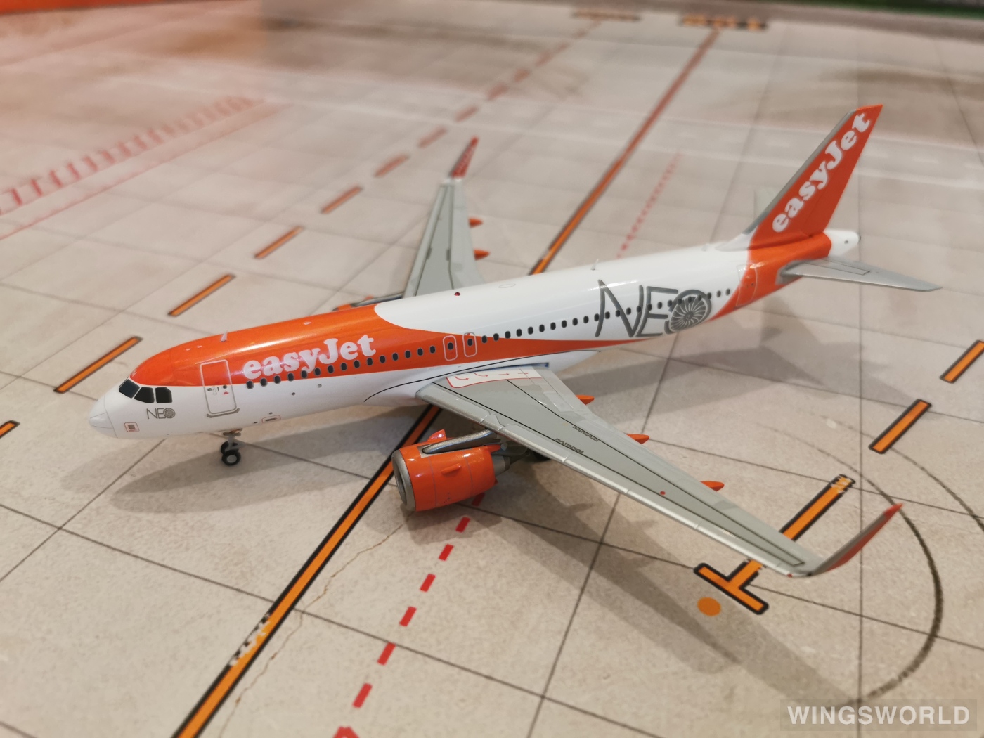 JC Wings 1:200 EW232N001 EasyJet 易捷航空 Airbus A320neo G-UZHA