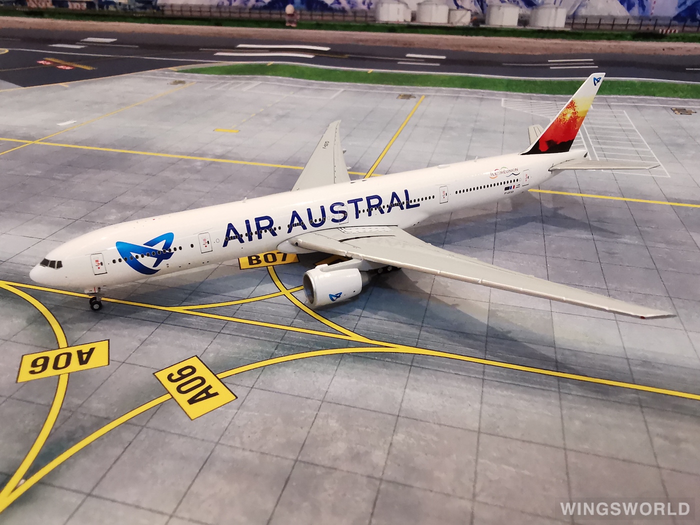 JC Wings 1:400 XX4685 Air Austral 留尼旺航空 Boeing 777-300 F-OSYD