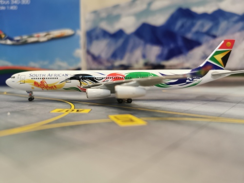 【新品】South African 南アフリカ航空 エアバスA340-300模型 ③South African 南アフリカ航空 エアバスA340-300模型