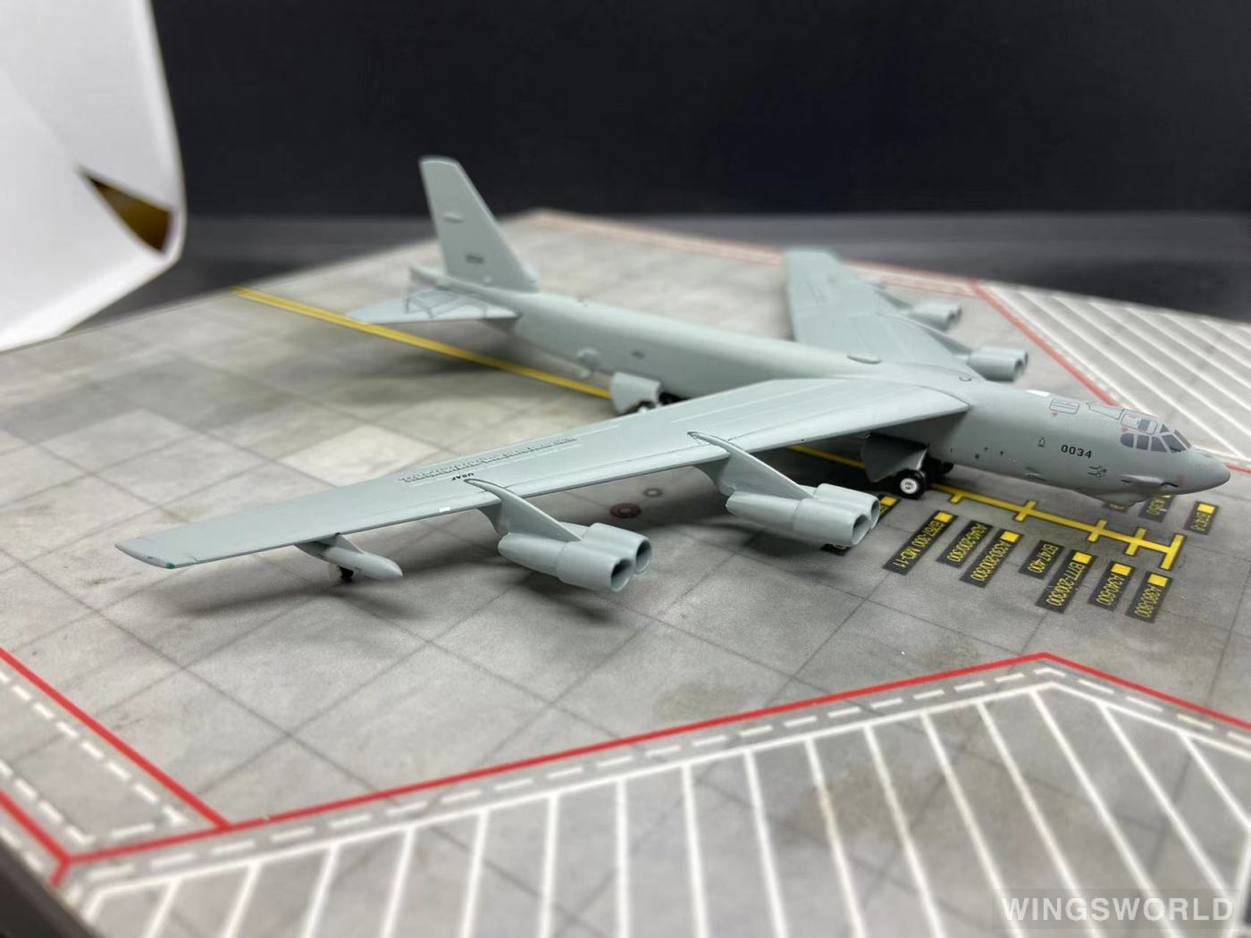 Geminijets 1:400 GMUSA112 USAF 美国空军 Boeing B-52 60-0034