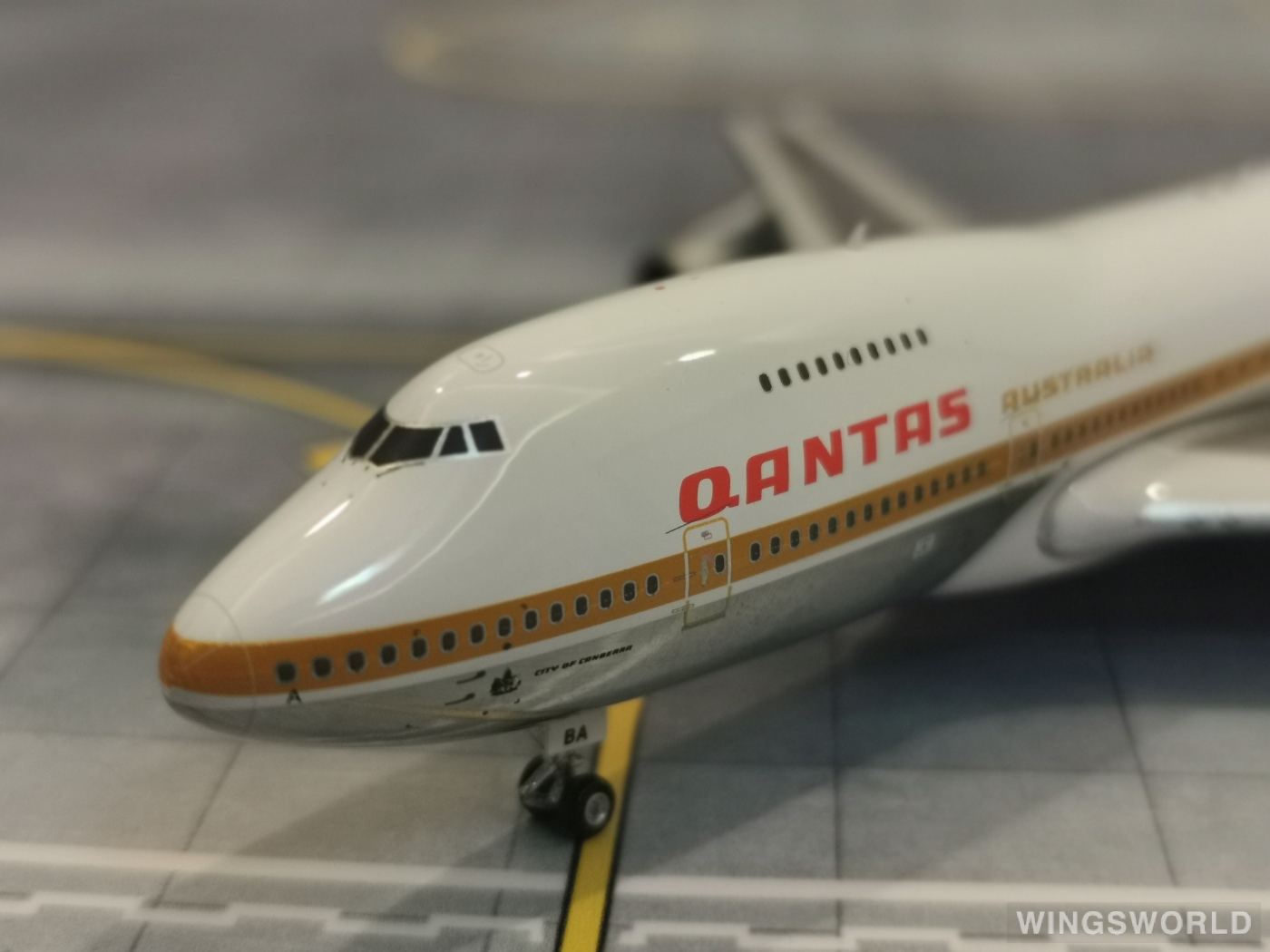 Phoenix 1:400 PH04377 Qantas 澳洲航空 Boeing 747-200 VH-EBA