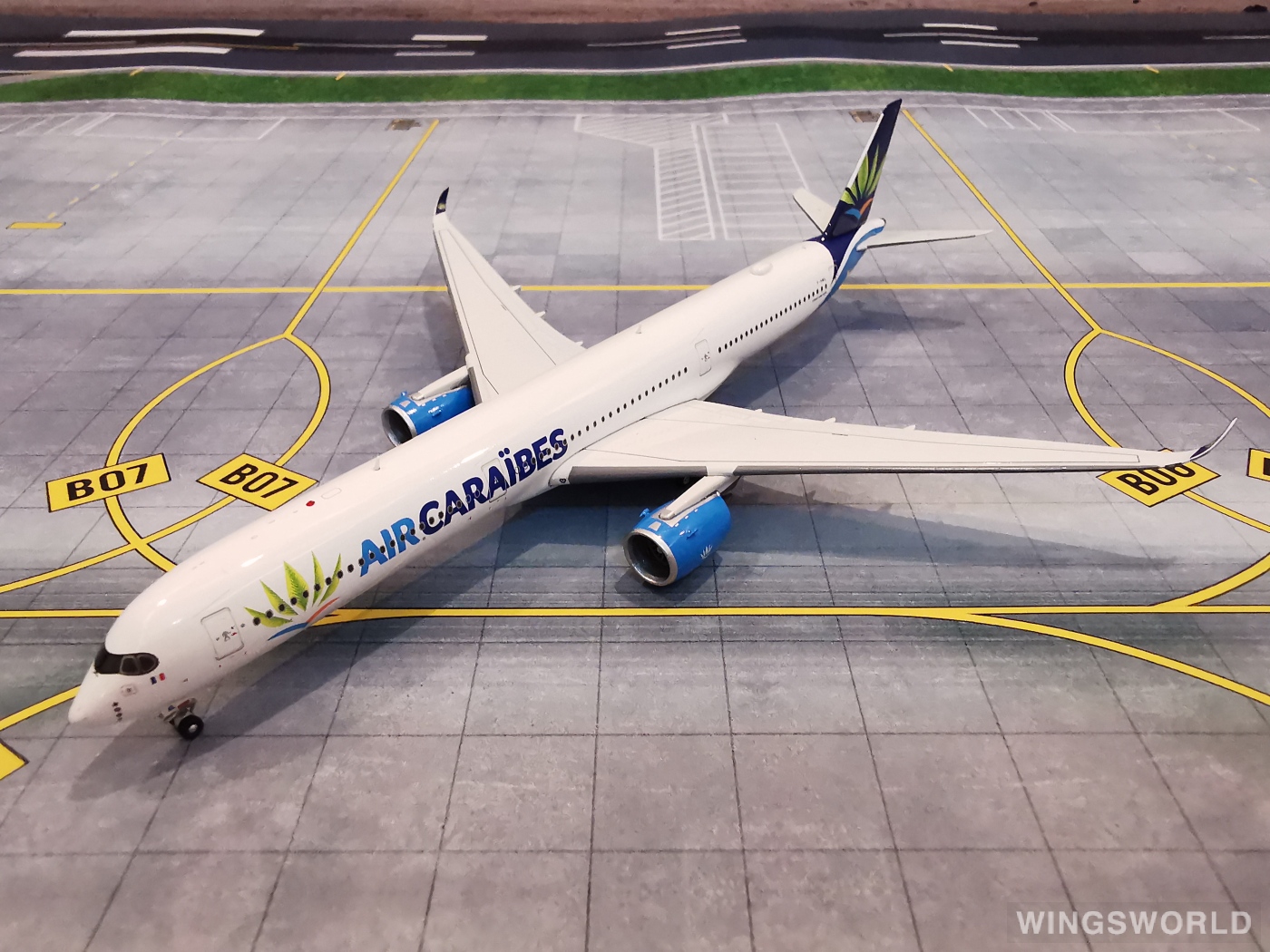 Aviation400 1:400 AV4062 Air Caraibes 加勒比航空 Airbus A350-1000 F-HMIL