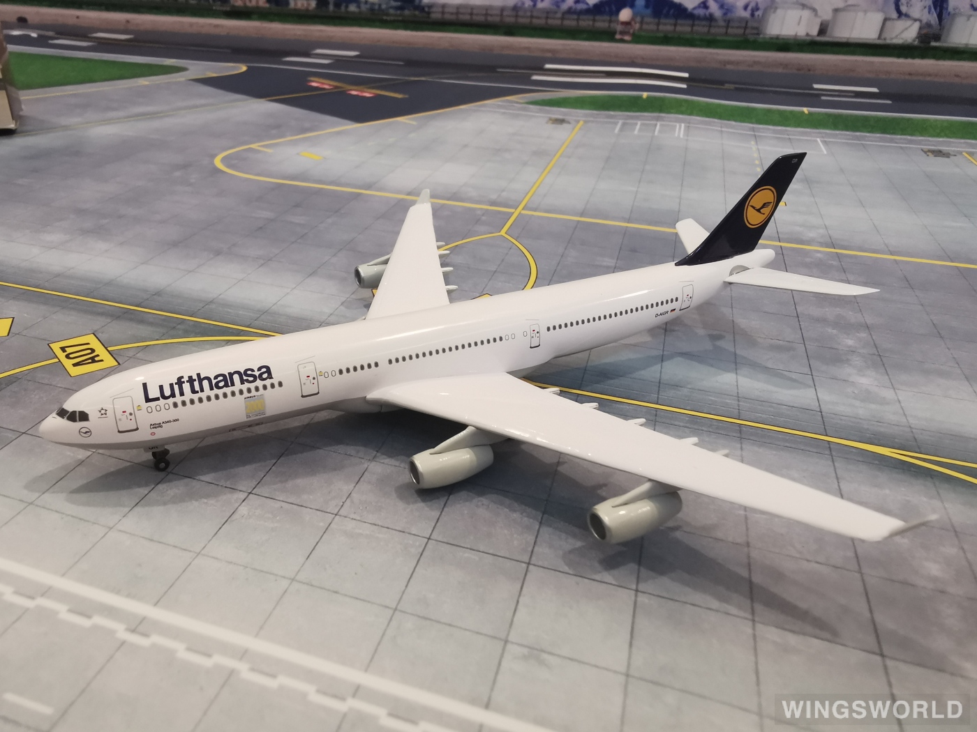 Dragon Models 1:400 55016C Lufthansa 汉莎航空 Airbus A340-300 D-AIGR