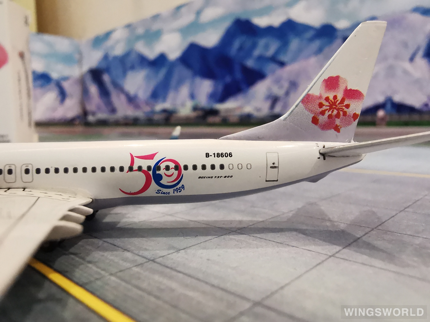 アルバトロス 1/200 CHINA AIRLINES B737-800 完成品 アルバトロス 1/200 CHINA AIRLINES B737-800 完成品 0601GR