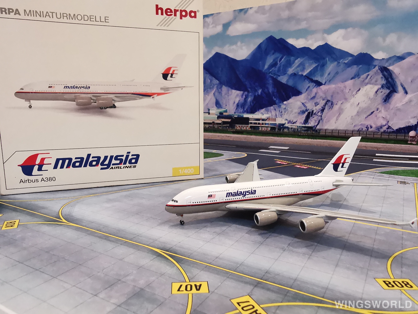 Herpa 1:400 561266 Malaysia Airlines 马来西亚航空 Airbus A380-800 