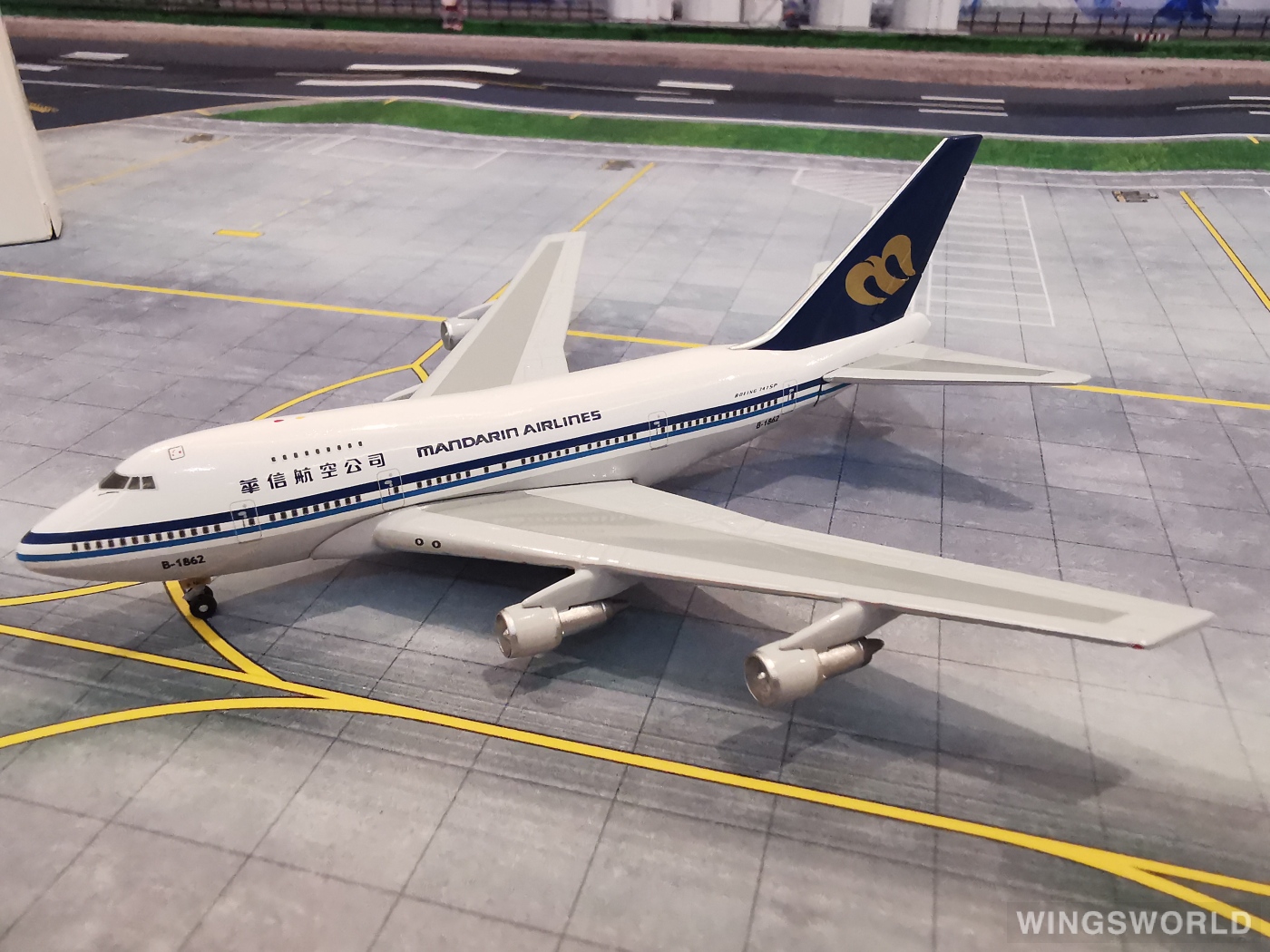 Geminijets 1:400 GJMDA309 Mandarin Airlines 华信航空 Boeing 747SP B-1862