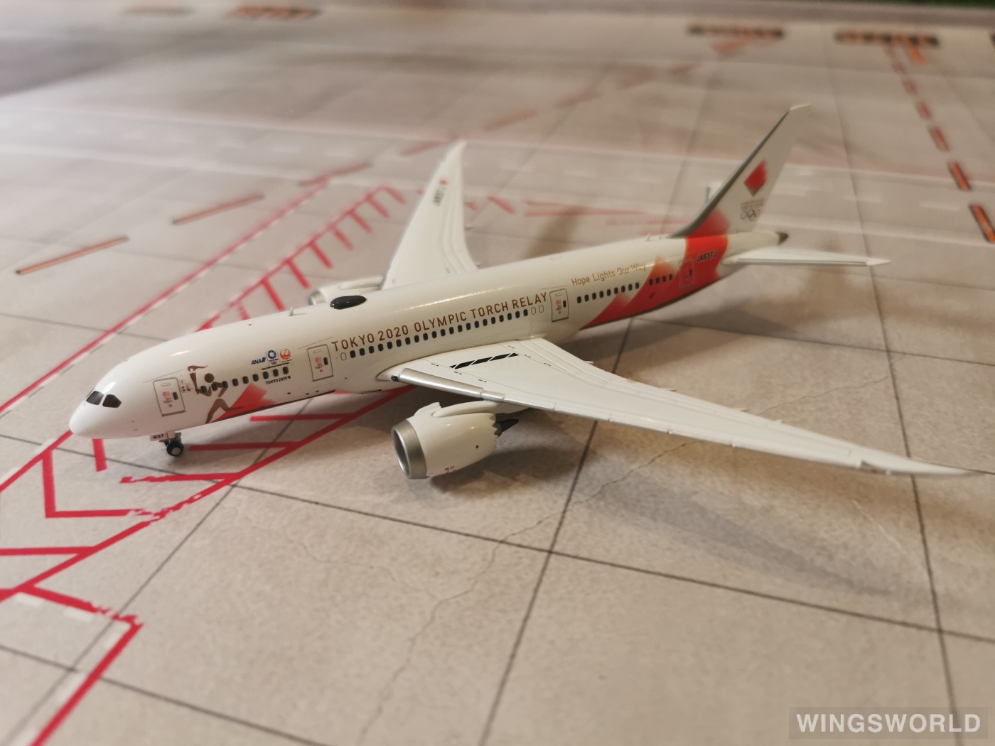 JC Wings 1:400 Boeing 787-8 Japan Airlines 日本航空EW4788003