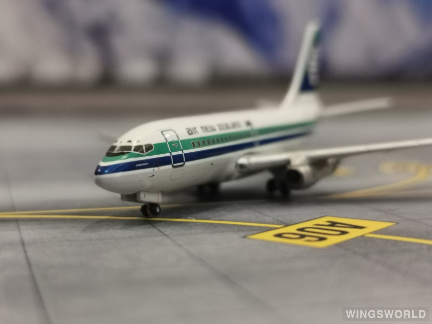 Geminijets 1:400 GJANZ792 Air New Zealand 新西兰航空 Boeing 737-200 ZK-NAS