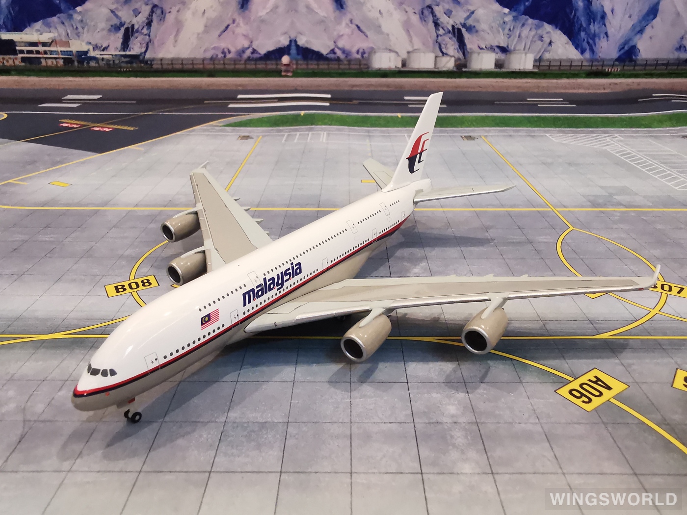 Herpa 1:400 561266 Malaysia Airlines 马来西亚航空 Airbus A380-800 
