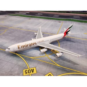 Emirates 阿联酋航空 Airbus A340-300 A6-ERP 2000s colors. With rolling gears. AC4A6ERP AeroClassics 1:400