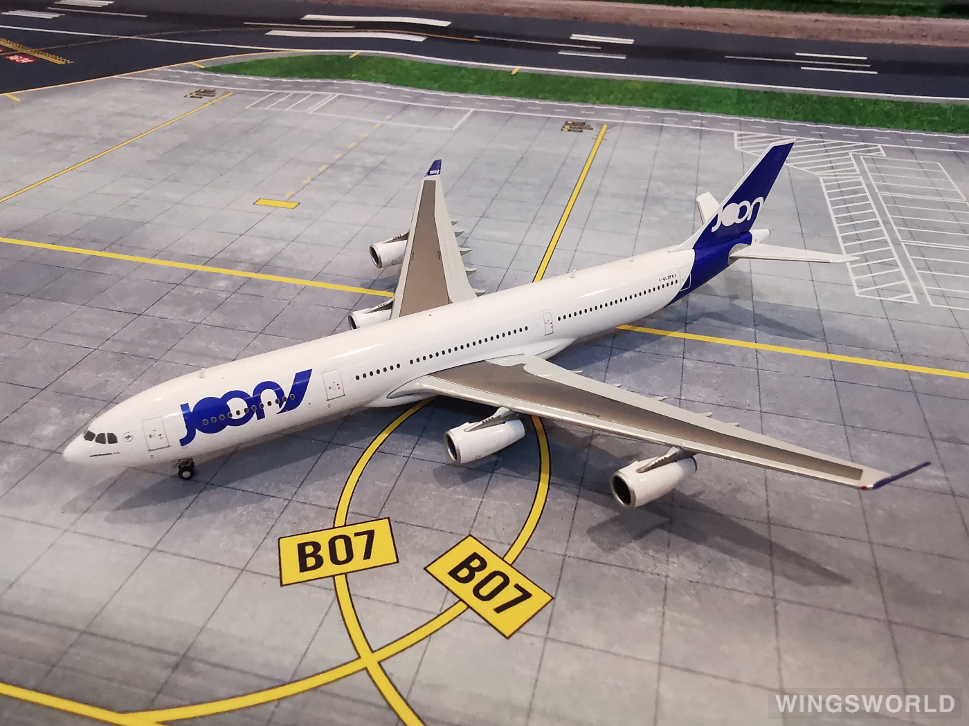 Geminijets 1:400 GJJON1765 Joon 朱恩航空 Airbus A340-300 F-GLZP