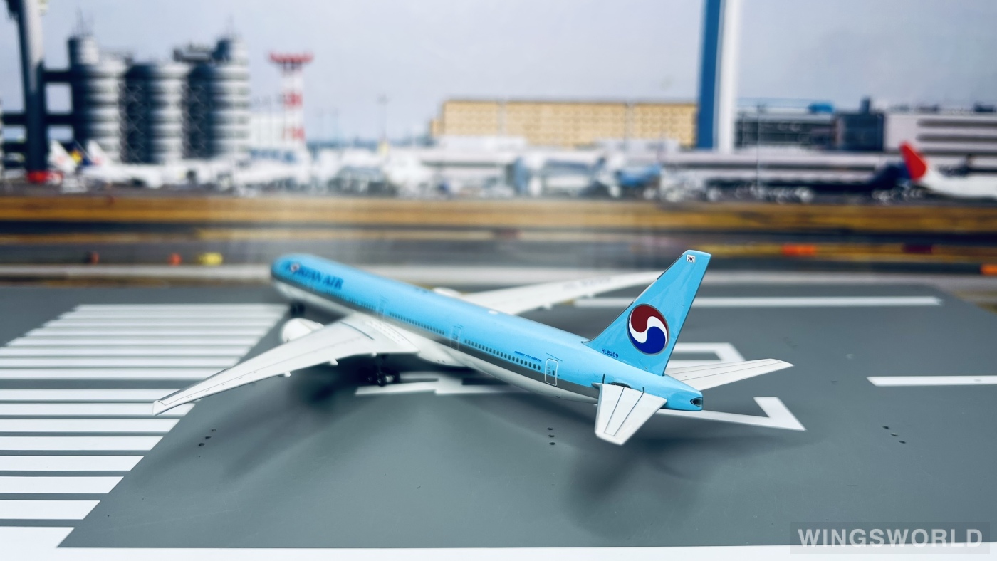 Phoenix 1:400 PH4HL8209 Korean Air 大韩航空 Boeing 777-300ER HL8209