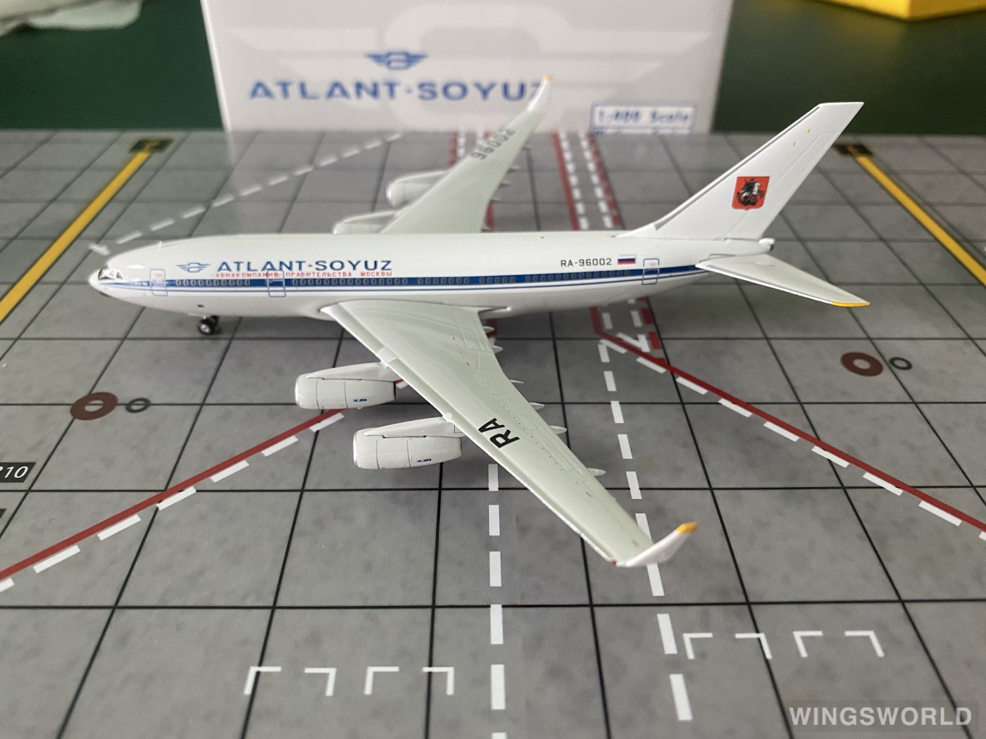 Phoenix 1:400 PH10876 Atlant-Soyuz Airlines Ilyushin Il-96 RA-96002
