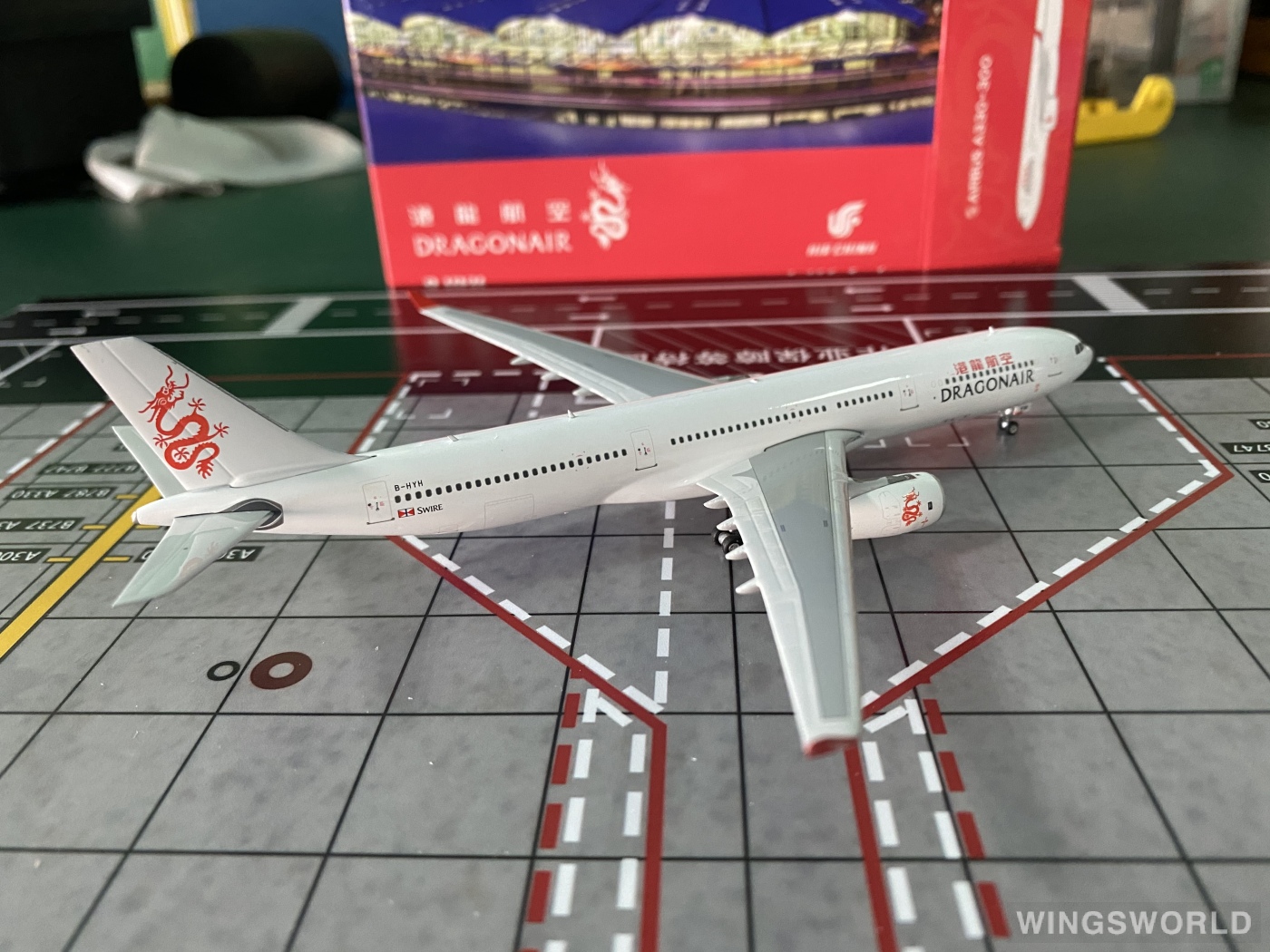 Phoenix 1:400 PH04352 Dragonair 港龙航空 Airbus A330-300 B-HYH