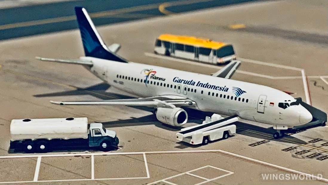 Geminijets 1:400 GJGIA1038 Garuda Indonesia 印度尼西亚鹰航 Boeing 737-400 PK-GZI