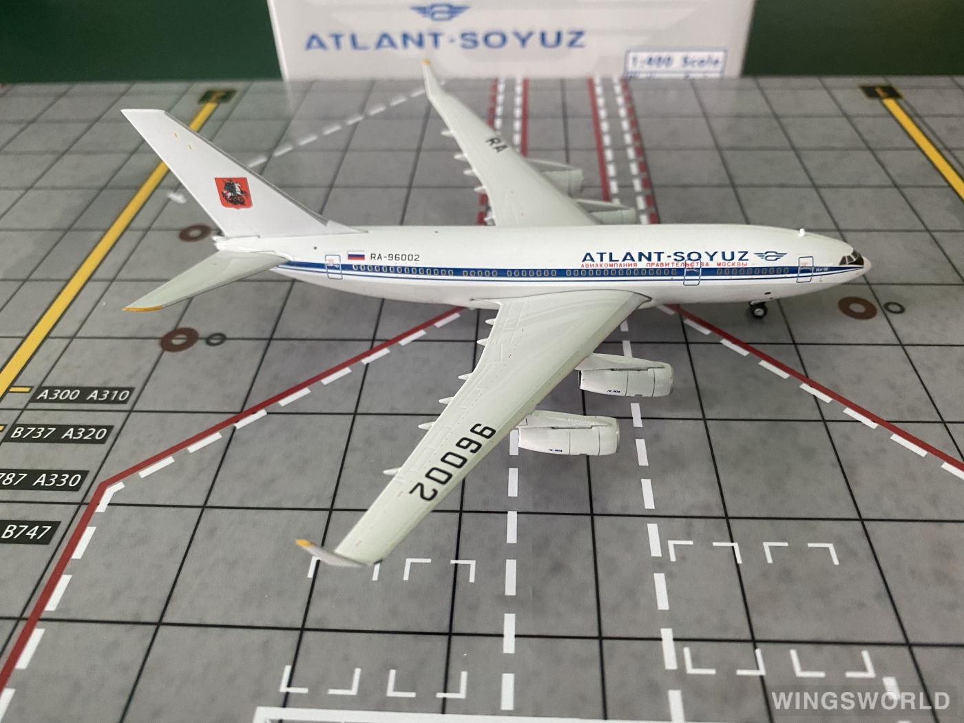 Phoenix 1:400 PH10876 Atlant-Soyuz Airlines Ilyushin Il-96 RA-96002