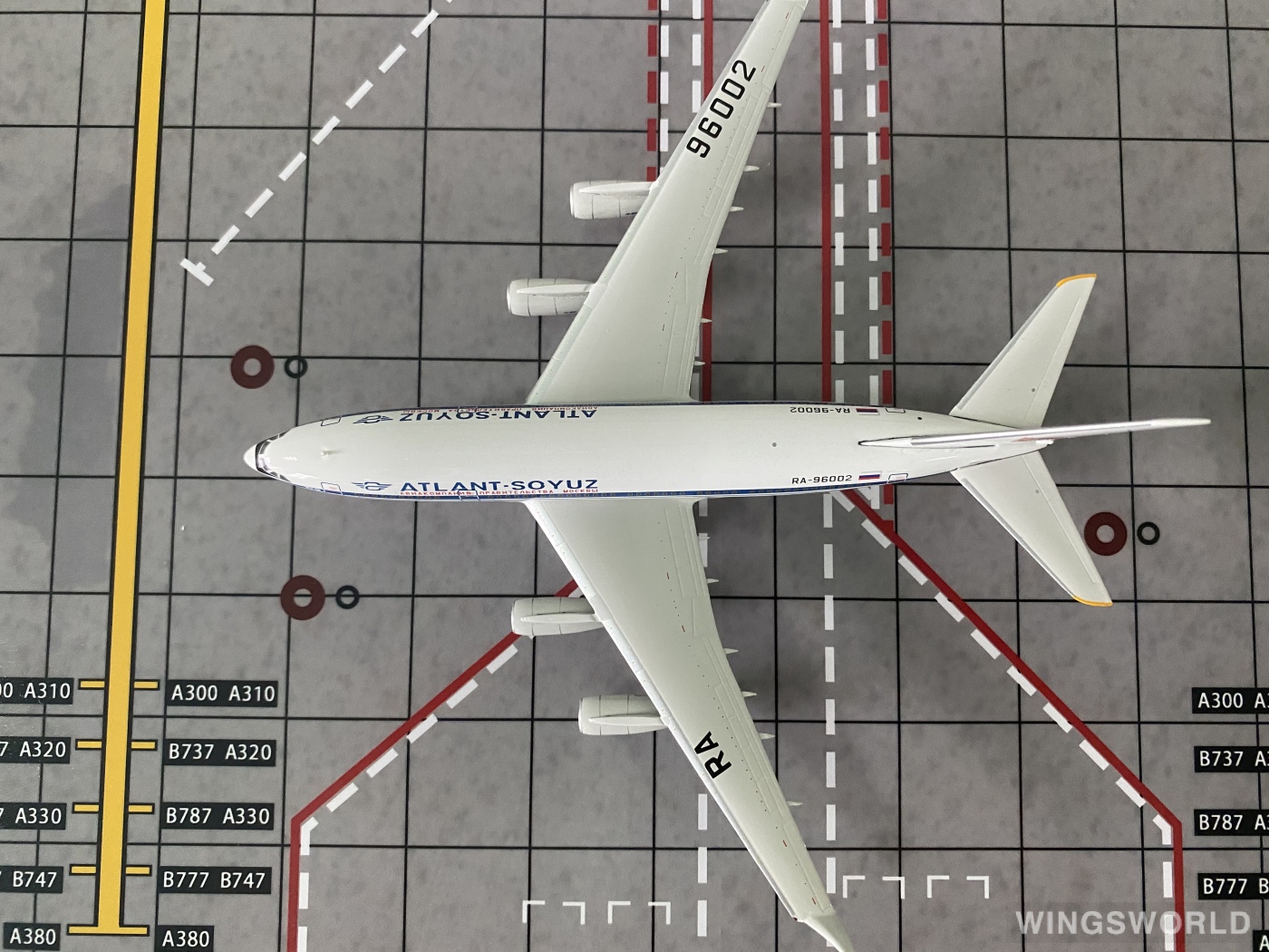 Phoenix 1:400 PH10876 Atlant-Soyuz Airlines Ilyushin Il-96 RA-96002