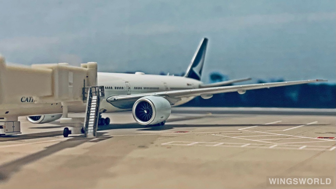 JC Wings 1:400 EW477W003 Cathay Pacific 国泰航空 Boeing 777-300ER B-KQI