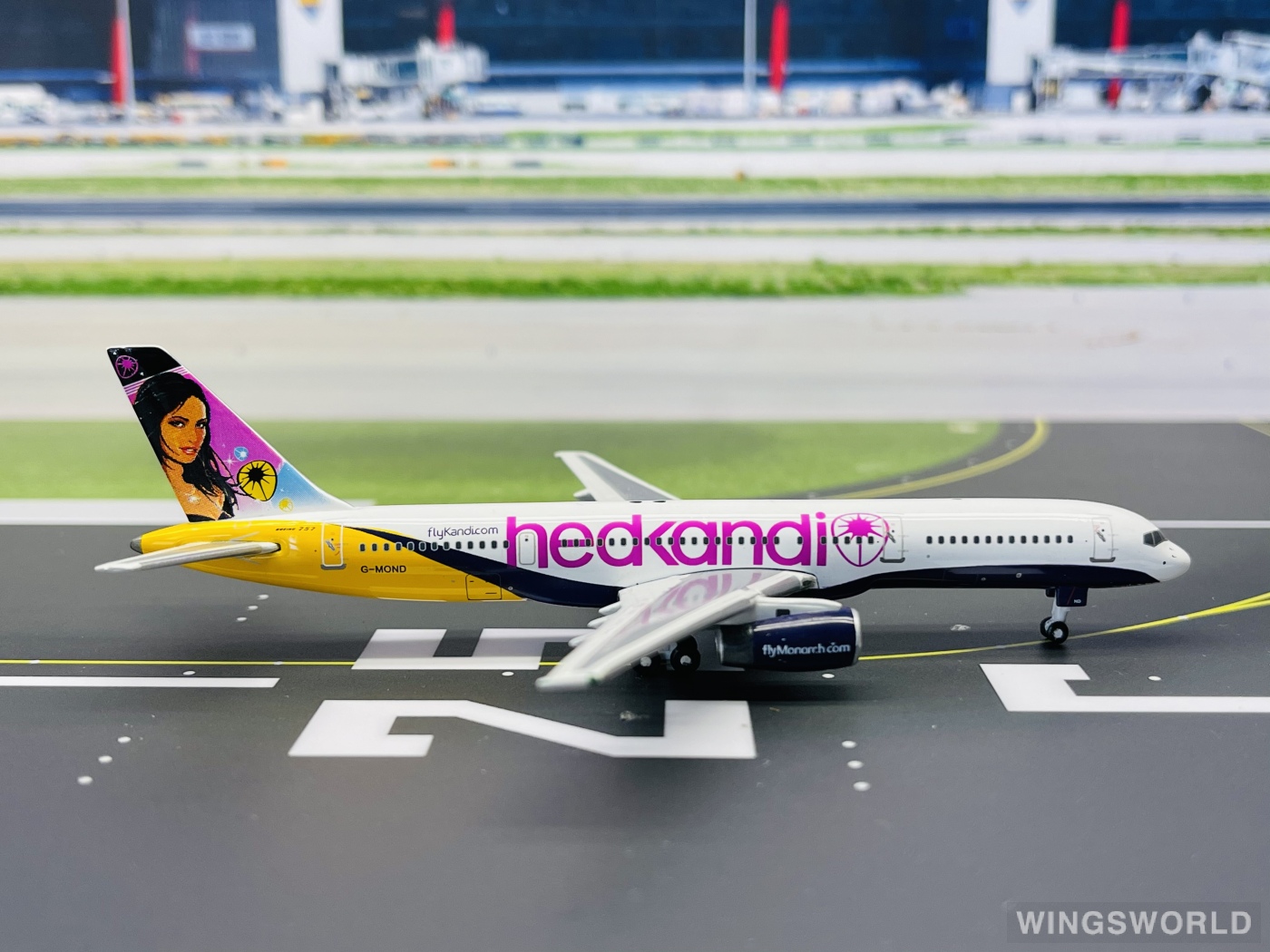 Phoenix 1:400 PH10184 Monarch Airlines 君主航空 Boeing 757-200 G-MOND