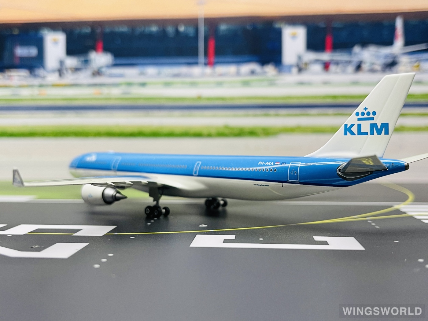 Phoenix 1:400 PH10593 KLM 荷兰皇家航空 Airbus A330-300 PH-AKA