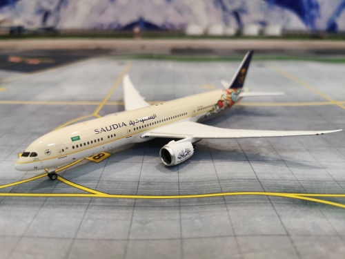 Saudia 沙特阿拉伯航空 Boeing 787-9 HZ-AR13  PH04423 Phoenix 1:400
