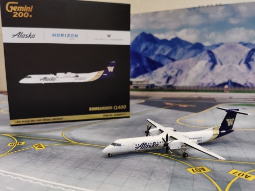 Alaska Airlines 阿拉斯加航空 Bombardier Dash 8-400 N435QX 华盛顿哈士奇橄榄球队 G2ASA1017 Geminijets 1:200