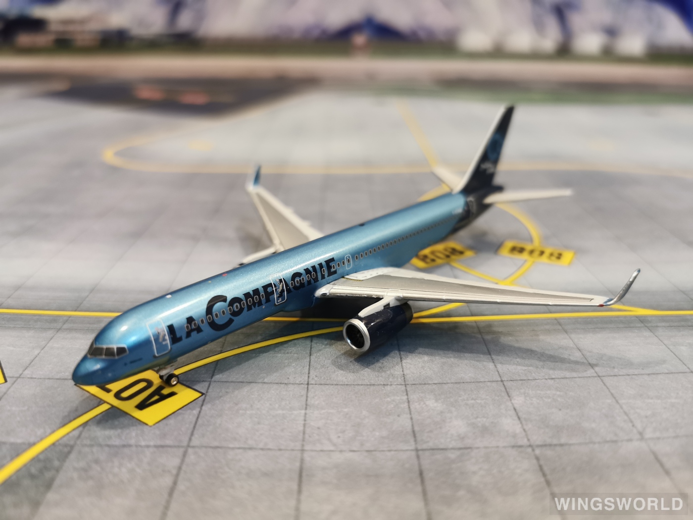 Phoenix 1:400 PH11104 La Compagnie Boeing 757-200 F-HTAG