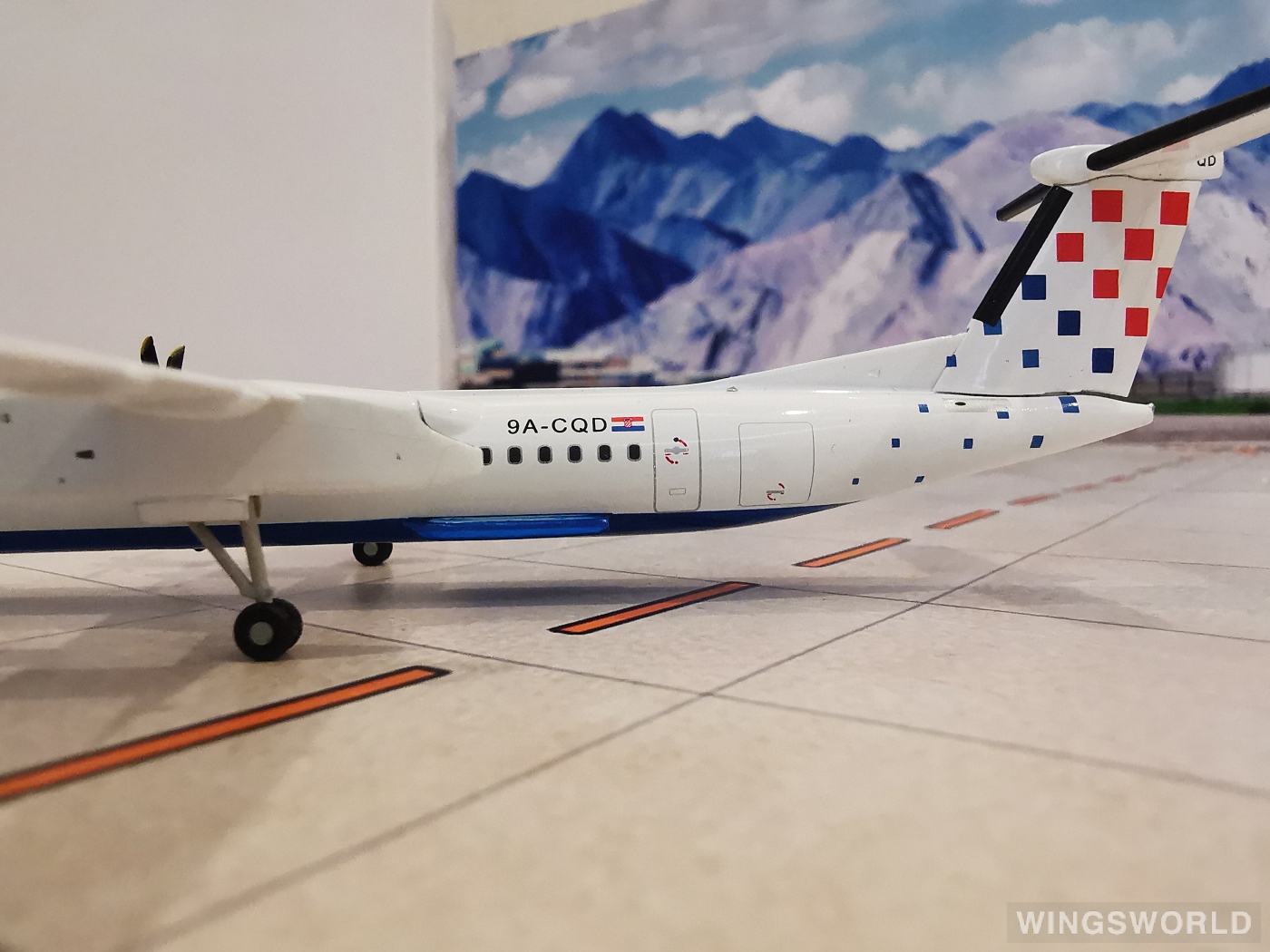 Herpa 1:200 554060 Croatia Airlines 克罗地亚航空 Bombardier Dash 8-400 9A-CQD