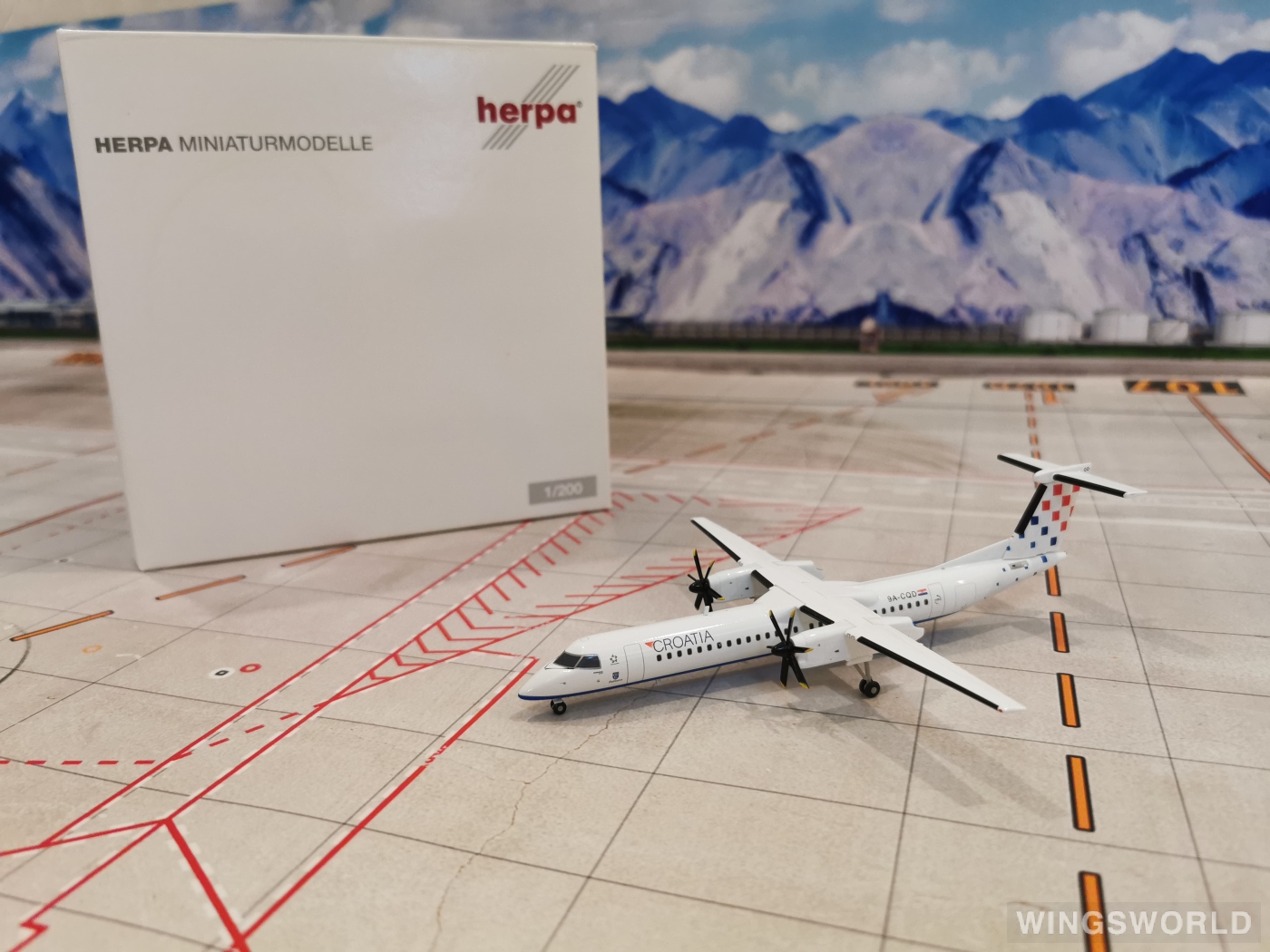 Herpa 1:200 554060 Croatia Airlines 克罗地亚航空 Bombardier Dash 8-400 9A-CQD