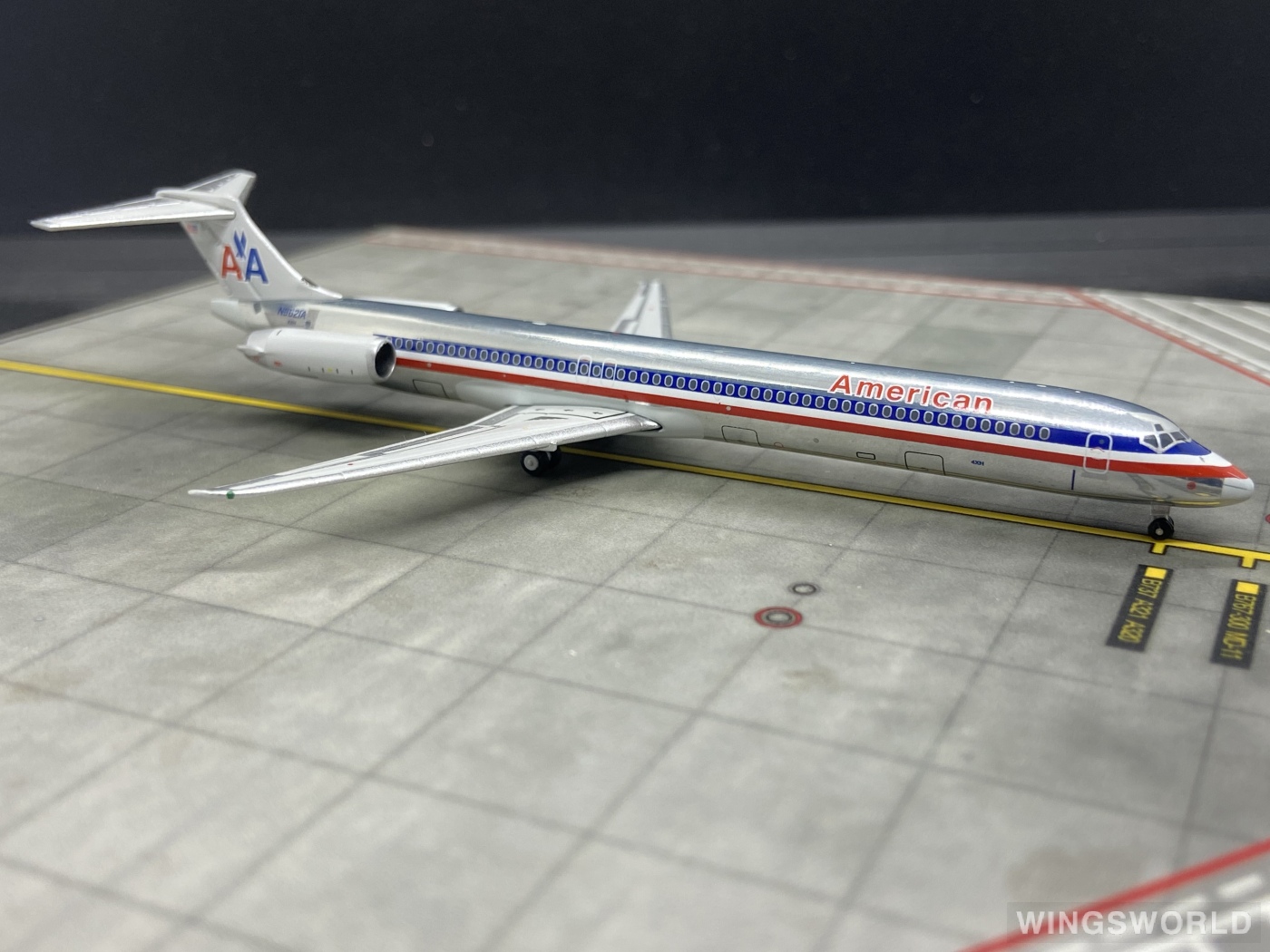 Geminijets 1:400 GJAAL1794 American Airlines 美国航空 McDonnell Douglas MD-82 N9621A