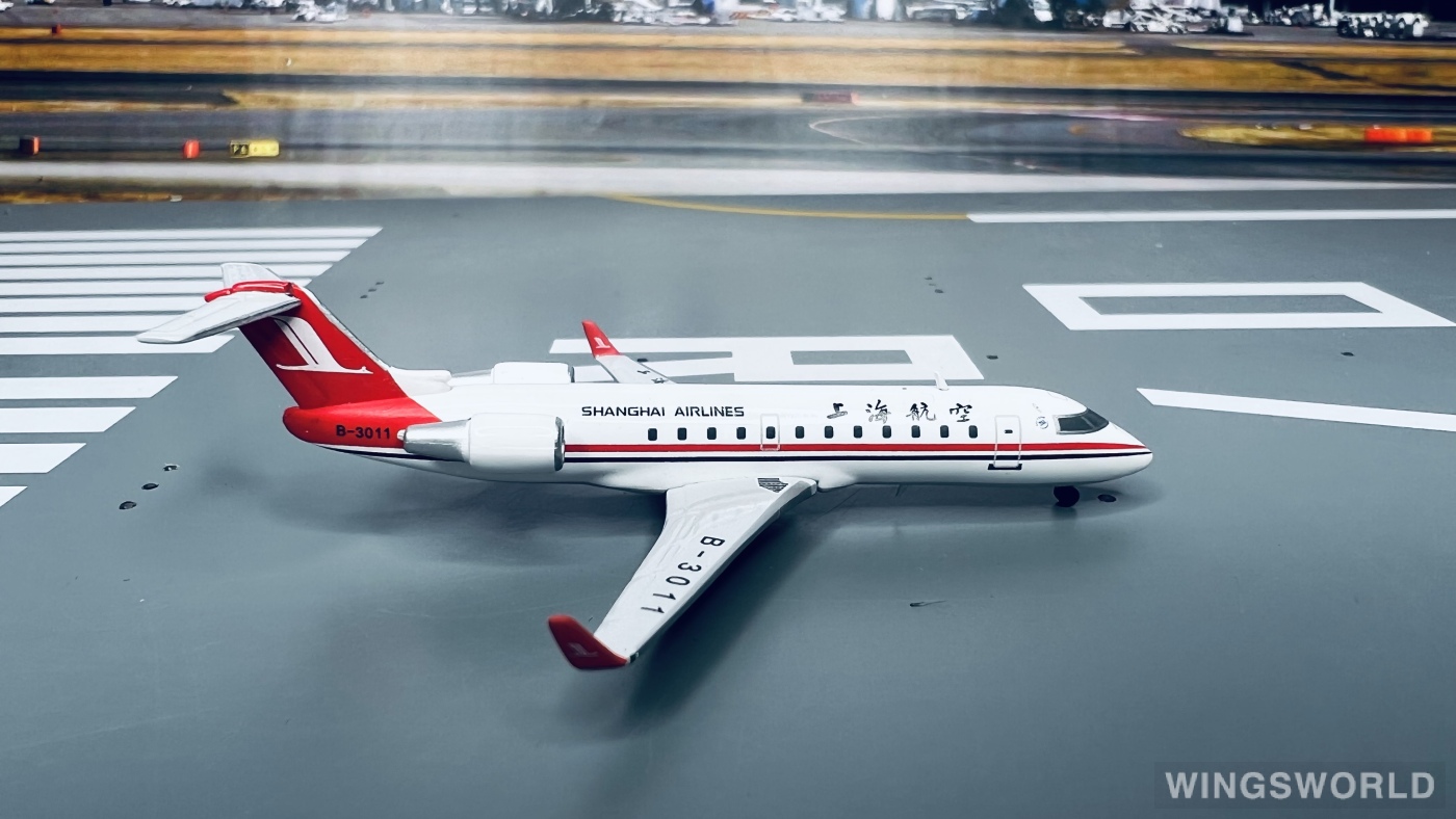 JC Wings 1:400 XX4145 Shanghai Airlines 上海航空 Bombardier CRJ200 B-3011