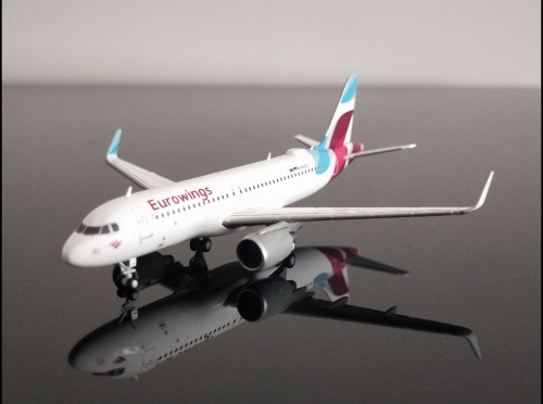 Eurowings 欧洲之翼航空 Airbus A320 D-AIZQ  562669 Herpa 1:400