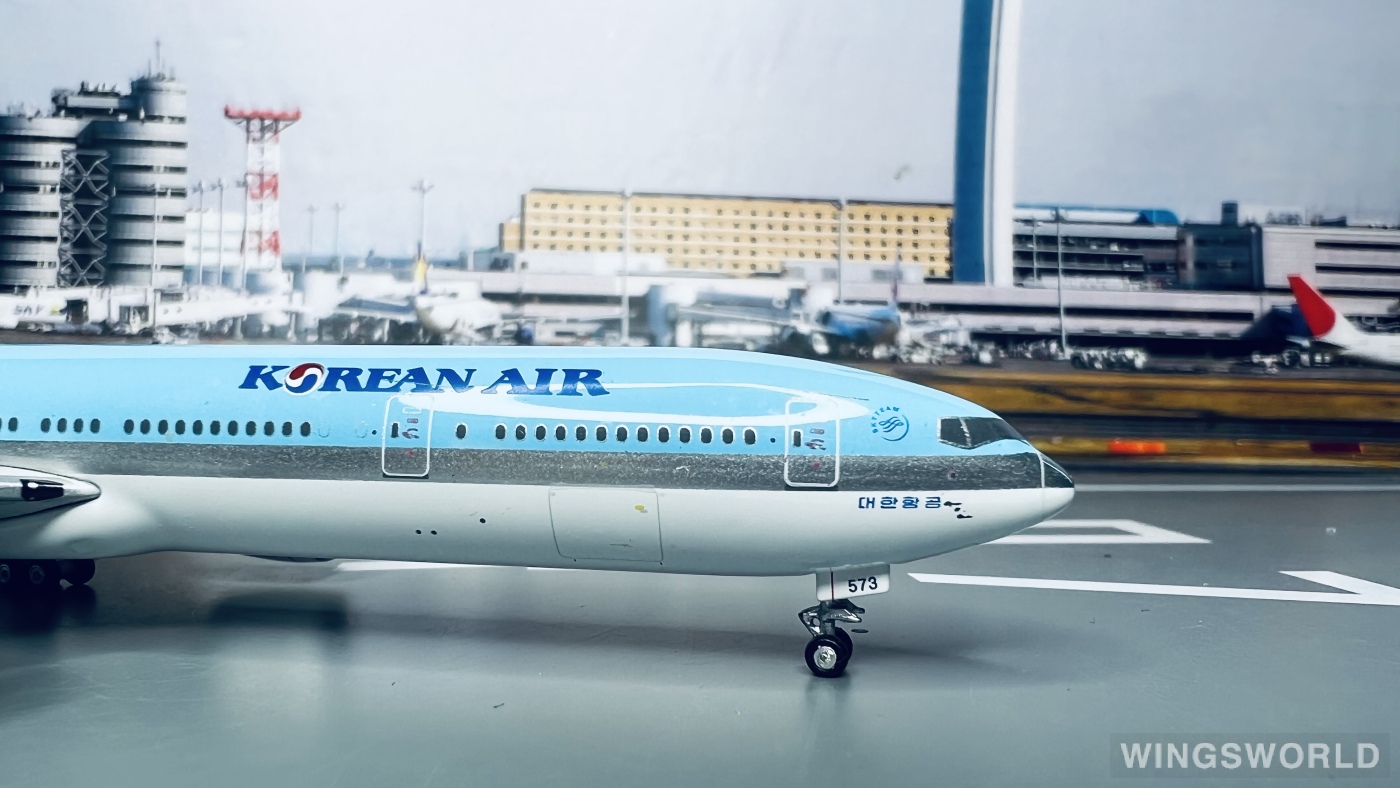 Phoenix 1:400 PHHL7573 Korean Air 大韩航空 Boeing 777-300 HL7573