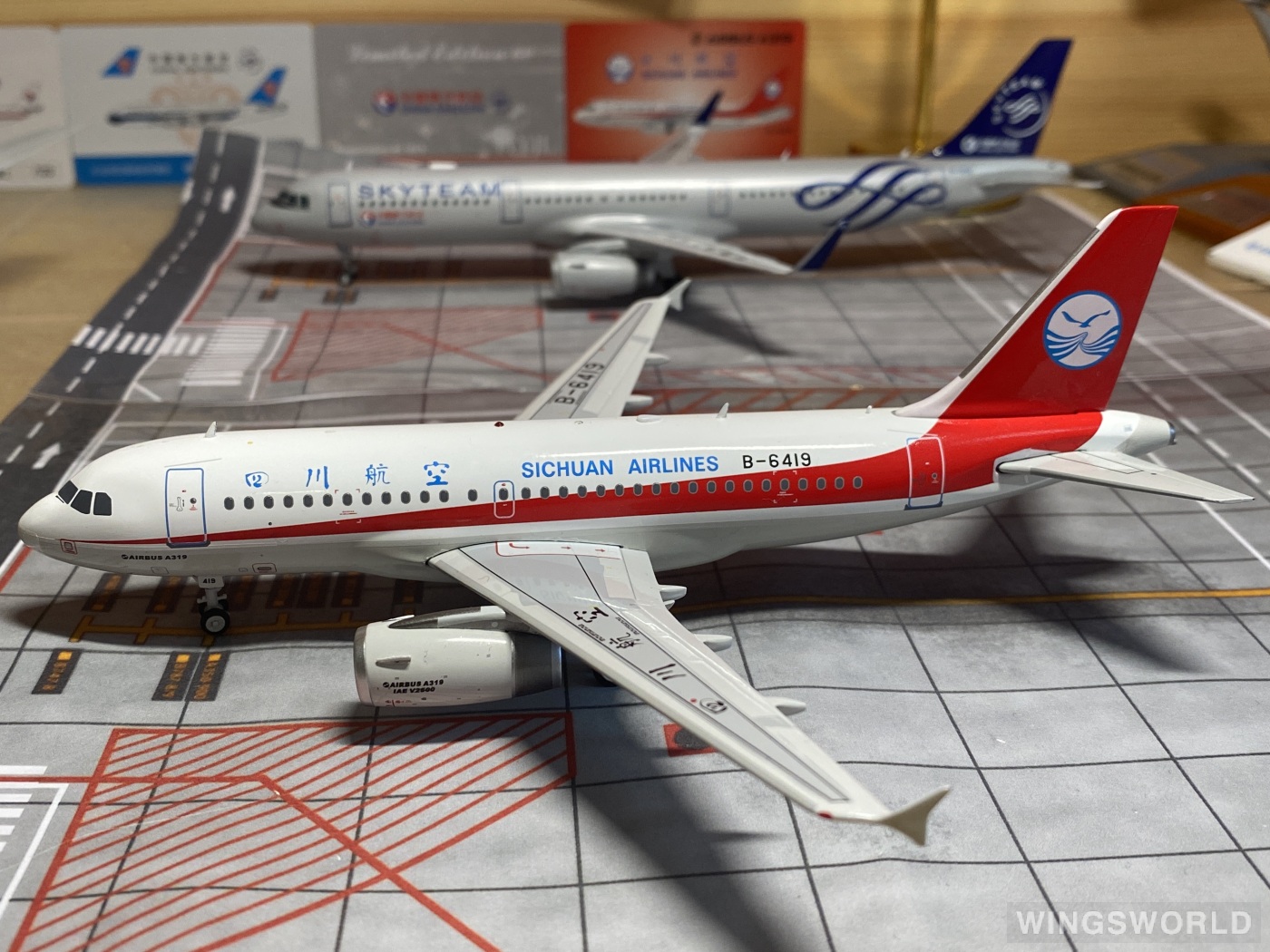 Aviation200 1:200 WB2001 Sichuan Airlines 四川航空 Airbus A319 B-6419