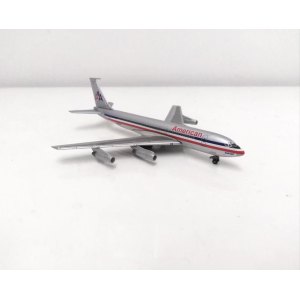 American Airlines 美国航空 Boeing 707-100 N7524A 1970s colors. 55805 Dragon Models 1:400