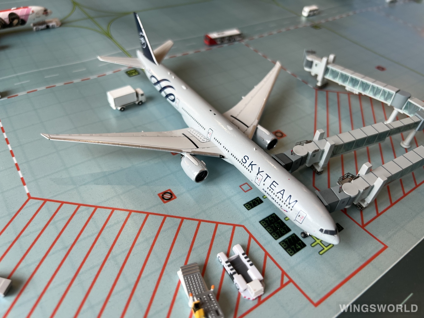 Phoenix 1:400 PH10967 Aeroflot 俄罗斯航空 Boeing 777-300ER VQ-BQG